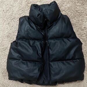 PrettyLittleThing Black Quilted Vest